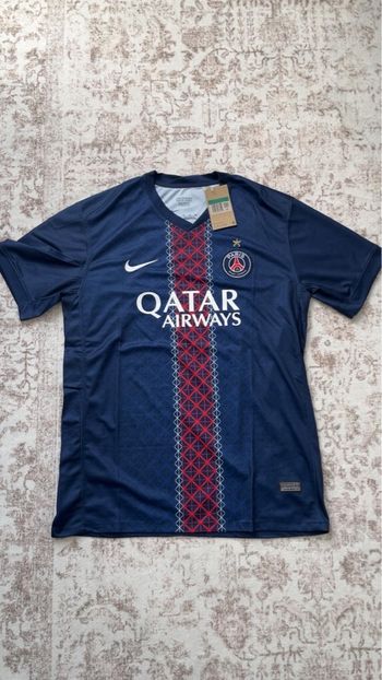 PSG avec étoile 🌟 neuve taille XL