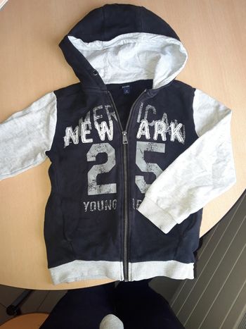 Gilet à capuche Kiabi 8 ans