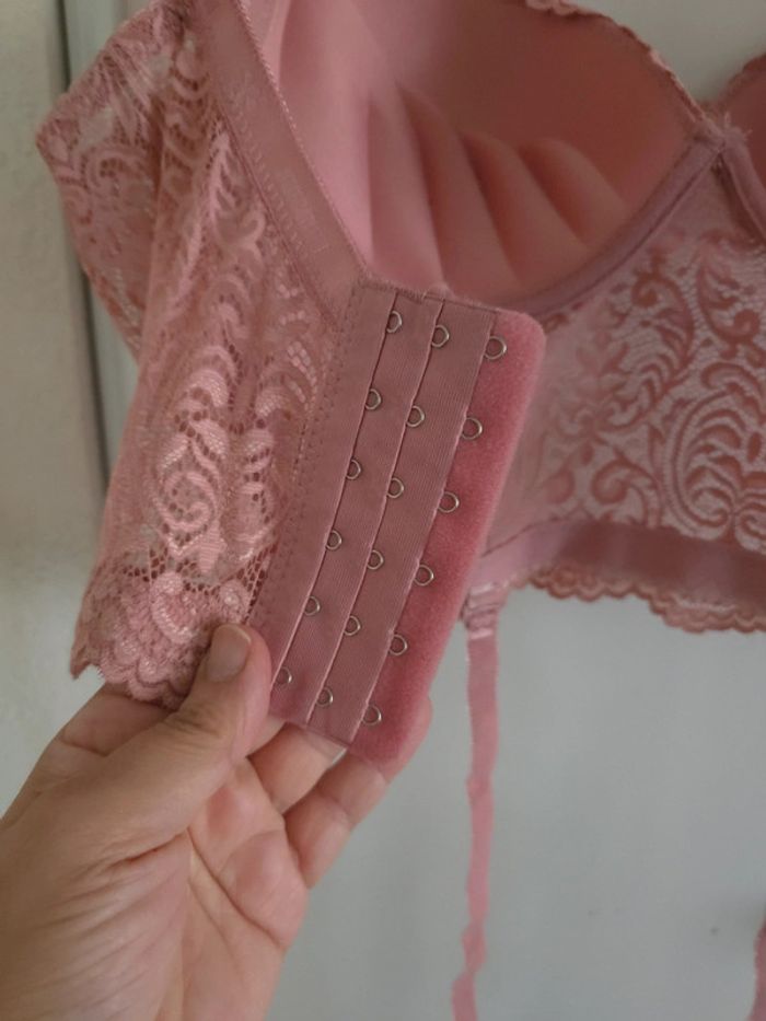 Corset dentelle taille 44 neuf - photo numéro 6