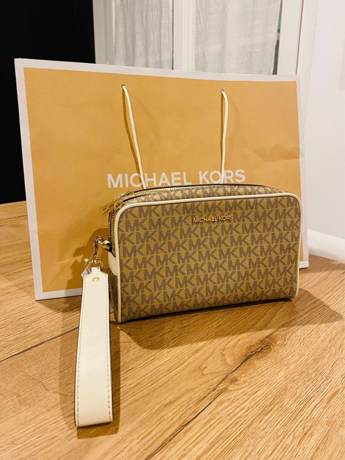Michael Kors Jet Set Item 👜 - photo numéro 2