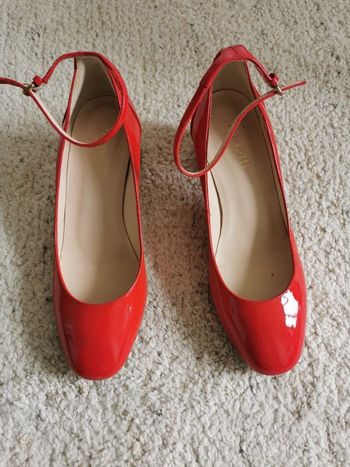 babies Minelli en cuir vernis rouge porté 1 fois taille 36