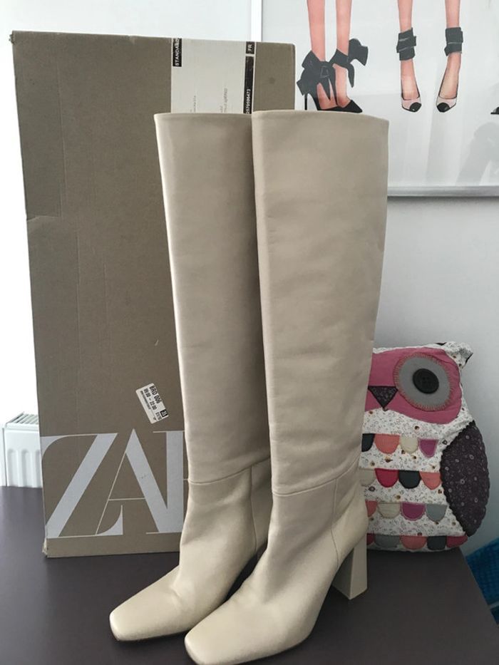 Bottes Zara 38 crème cuir bouts carrés - photo numéro 1