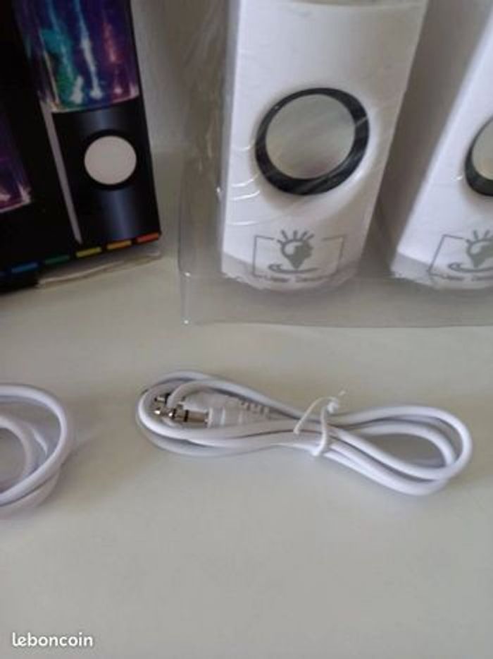 MINI ENCEINTES USB - photo numéro 3