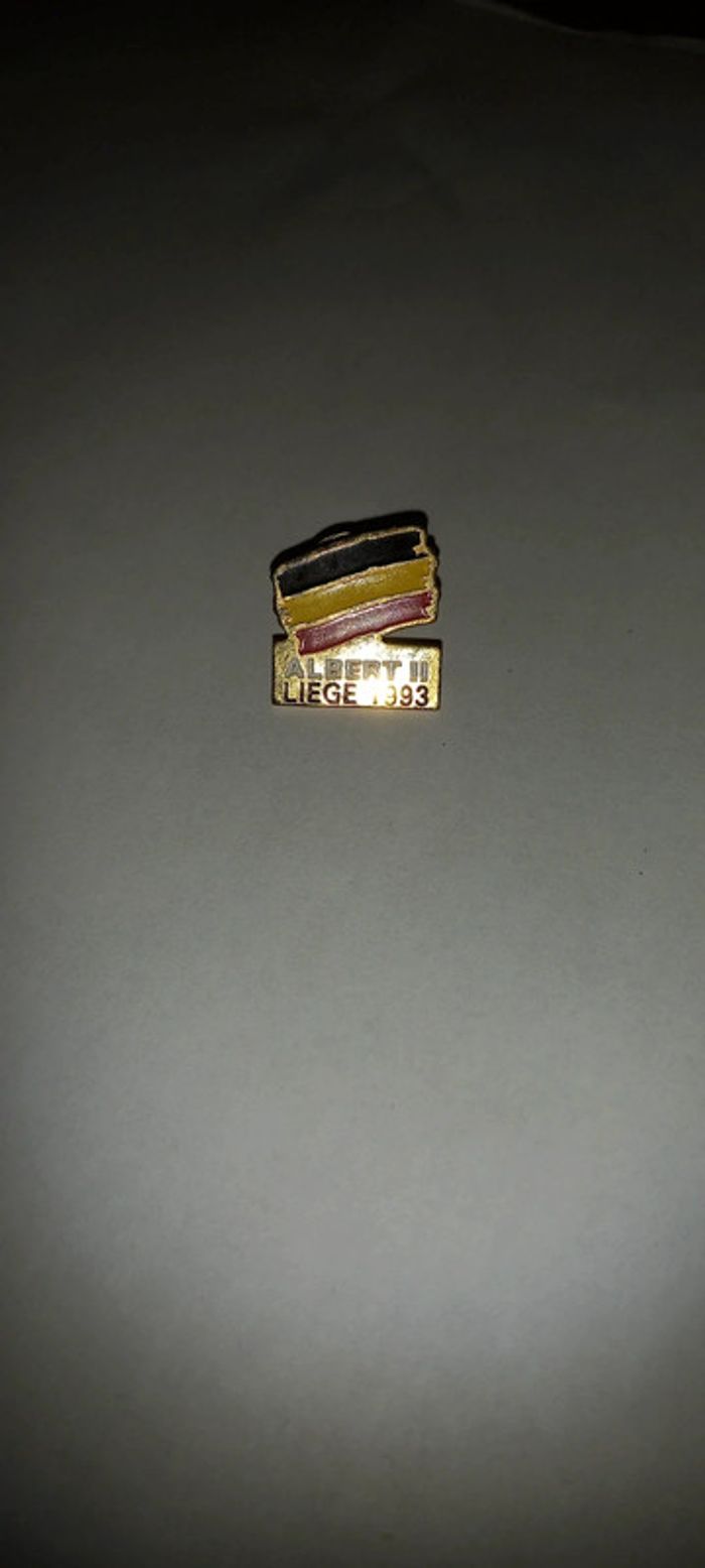 Pin's albert 2 - photo numéro 4