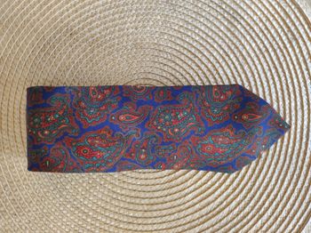 Cravate en soie marine/bordeaux