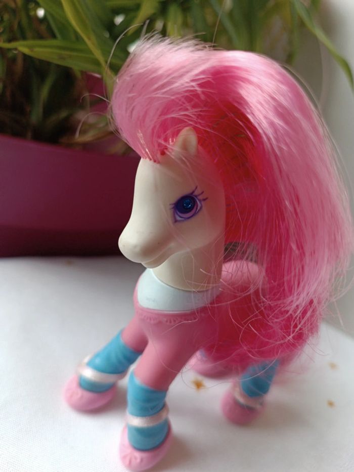 Little Pony petit poney wiki danseuse dance danse rose pink satin slipper hasbro wiki piroetta - photo numéro 2