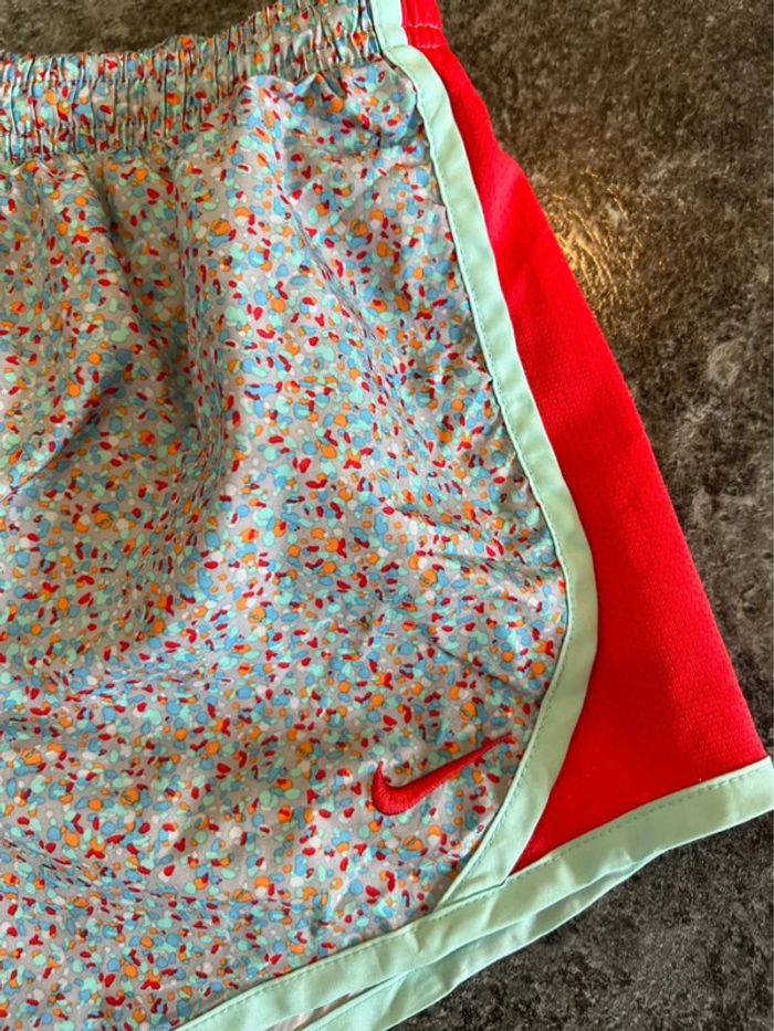 Short sport femme Nike taille XS Pantalón corto deportivo mujer Pantaloncino donna Damen - photo numéro 2