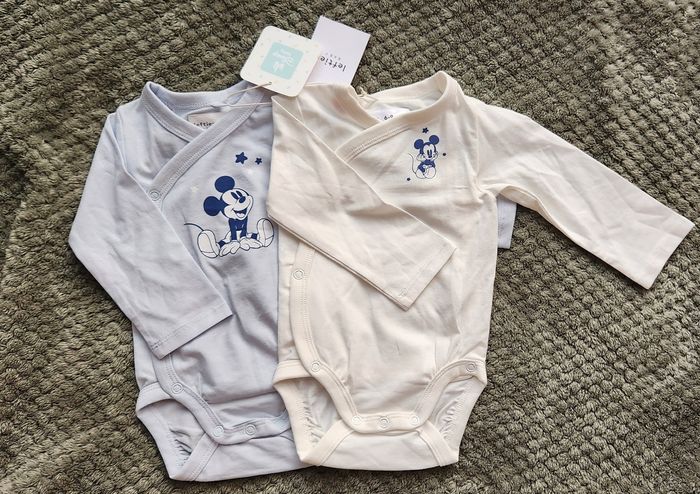 Lot 2 bodies Mickey neuf 6-9mois
