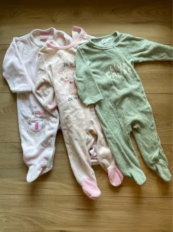 Lot 3 pijamas bebe fille