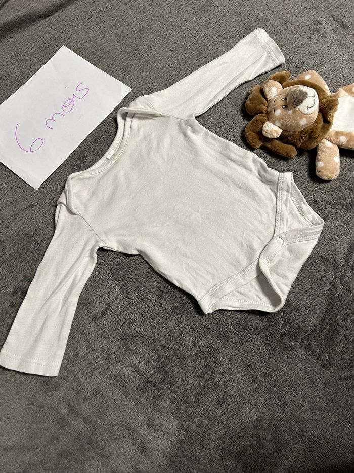 Bodies 6 mois - photo numéro 2
