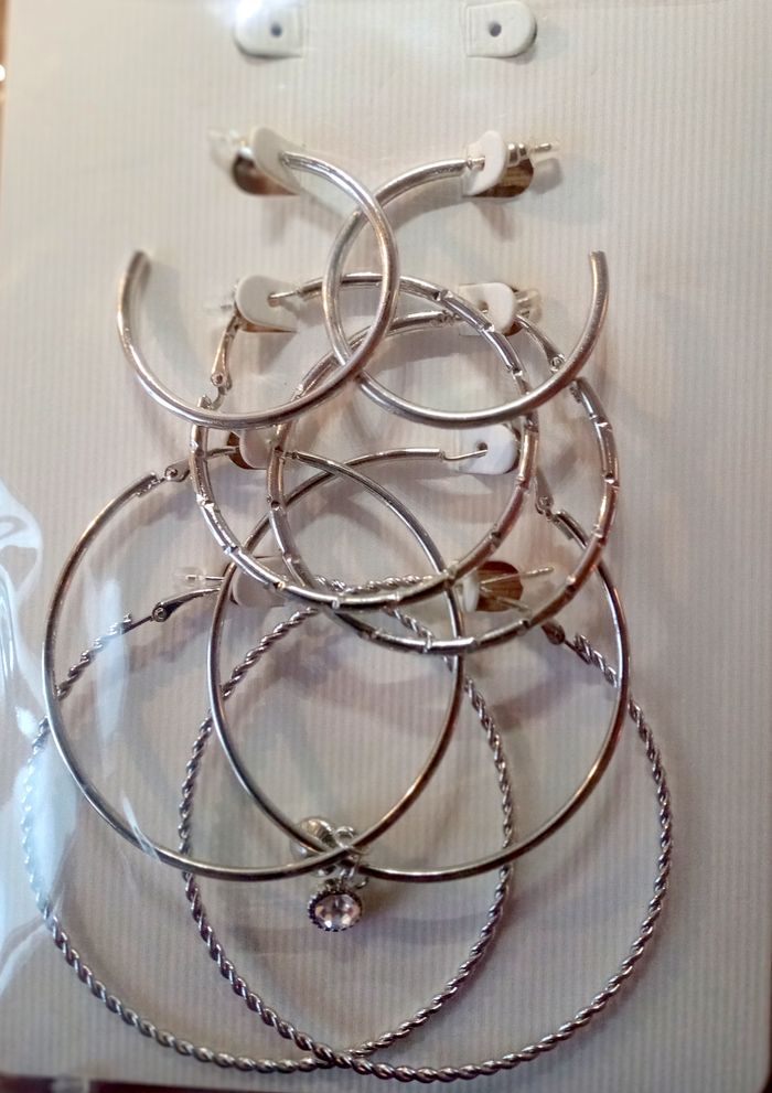 Lot de 4 paires de créoles Neuves