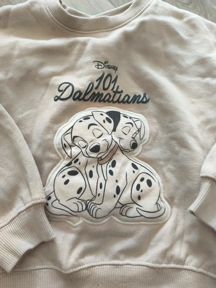 Pull les 101 dalmatiens marque Disney taille 24 mois - photo numéro 2