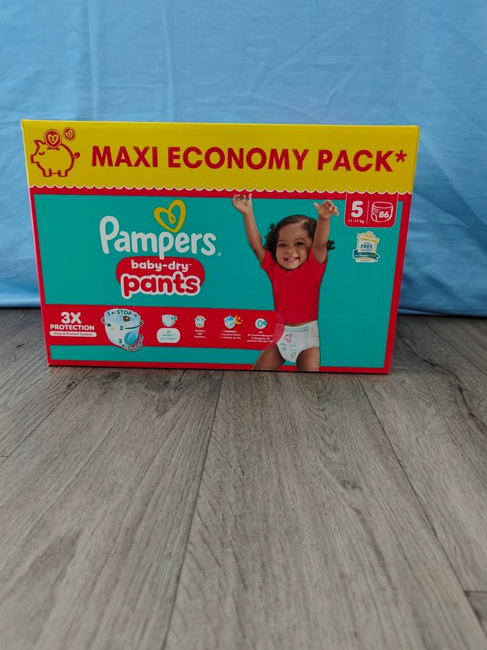 Carton couche pampers5 - photo numéro 2