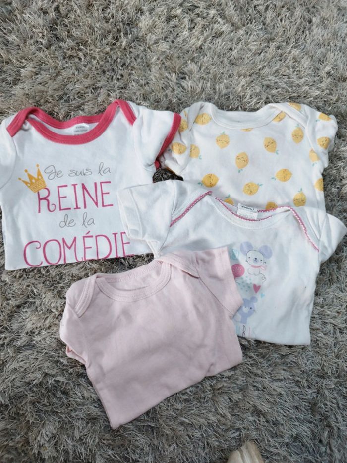 Lot de 4 body bébé fille était manches courtes 6 mois