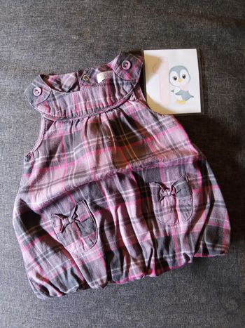Robe a carreaux violette 1 mois
