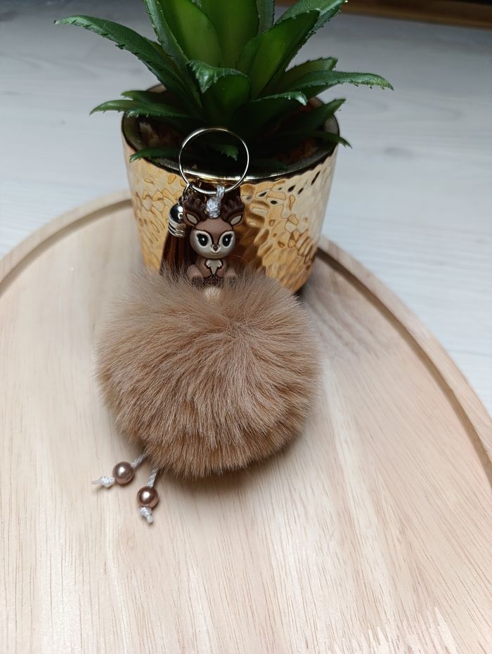 Porte clé pompon biche - photo numéro 2