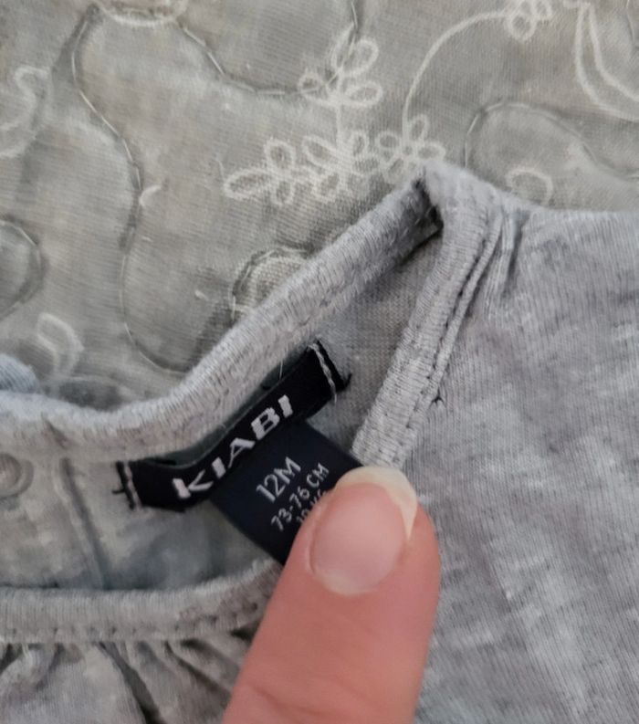 Tee shirt gris kiabi 12 mois - photo numéro 3