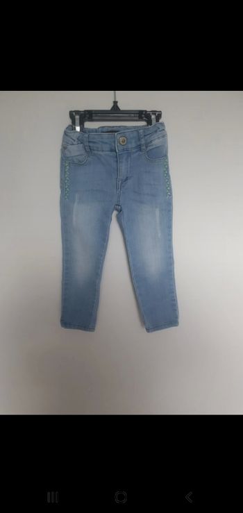 Jeans bleu clair catimini 2 ans.