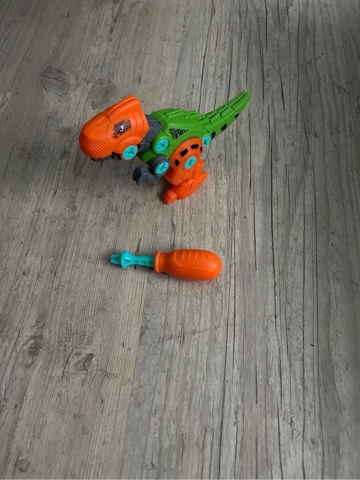 Dinosaure à construire