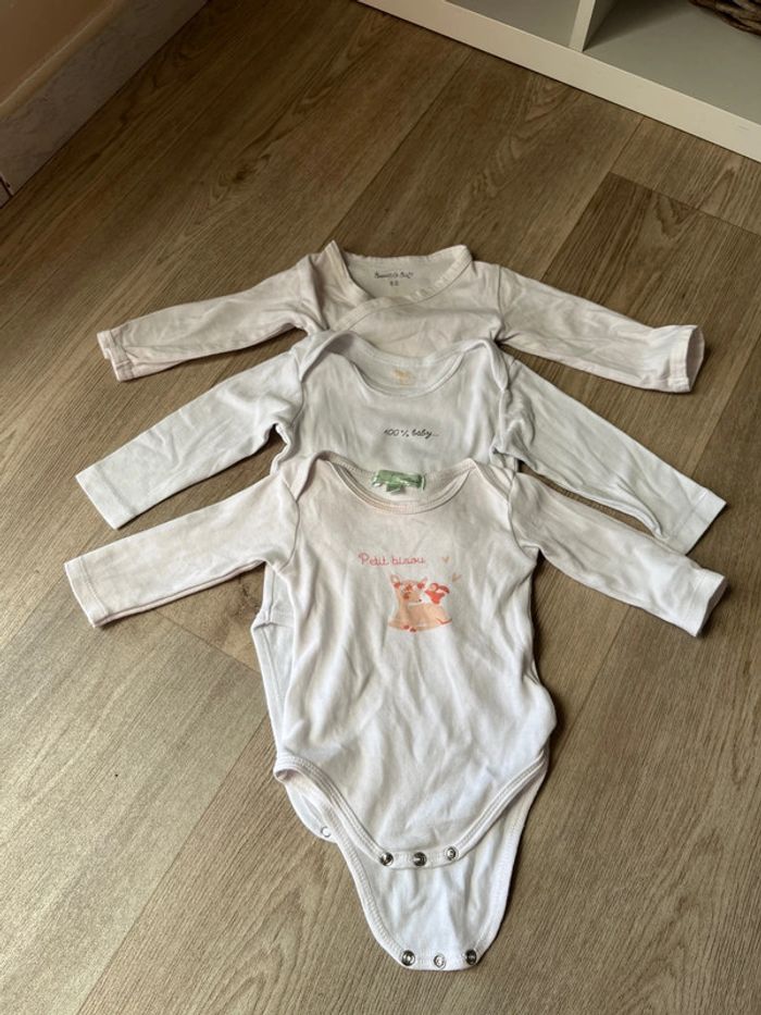 Lot 3 bodies 6 mois
