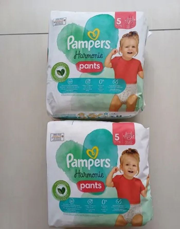 Couches culottes pants Pampers Harmonie
Taille 5
