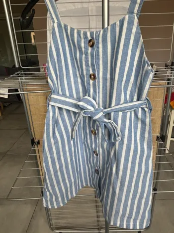 Robe rayée bleue et blanche