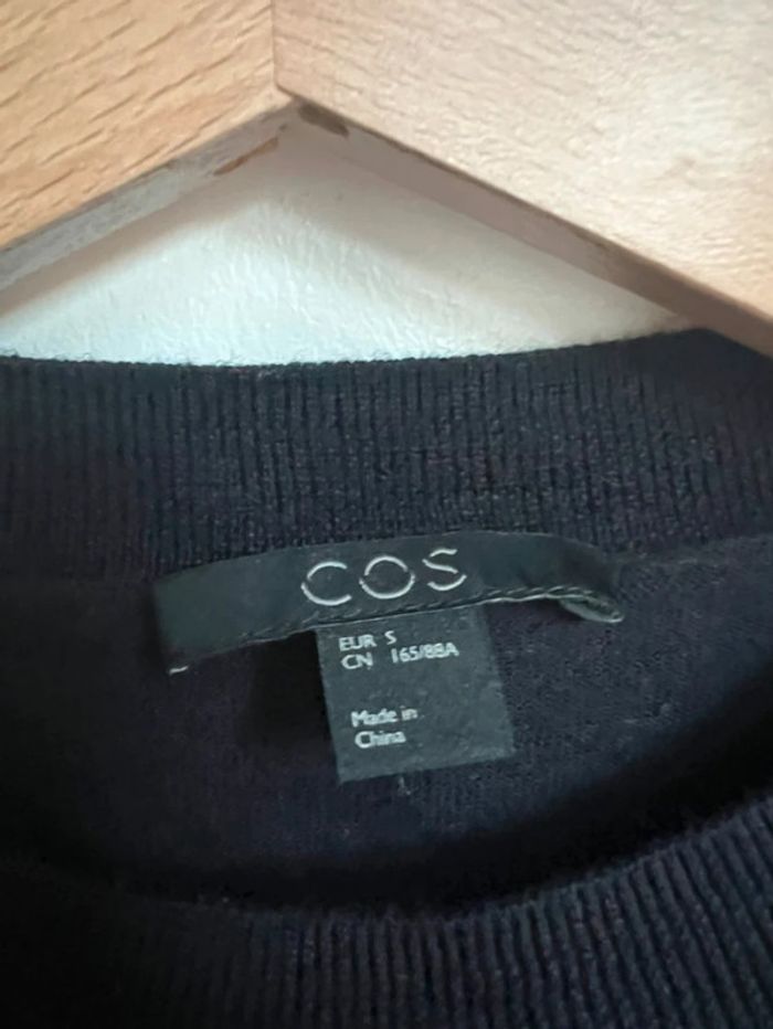 Pull noir COS - photo numéro 3