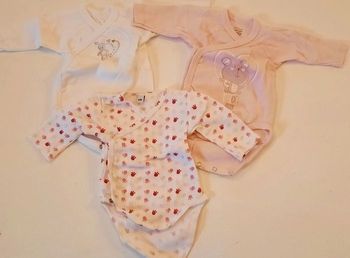 Lot 3 bodies manches longues 
Naissance