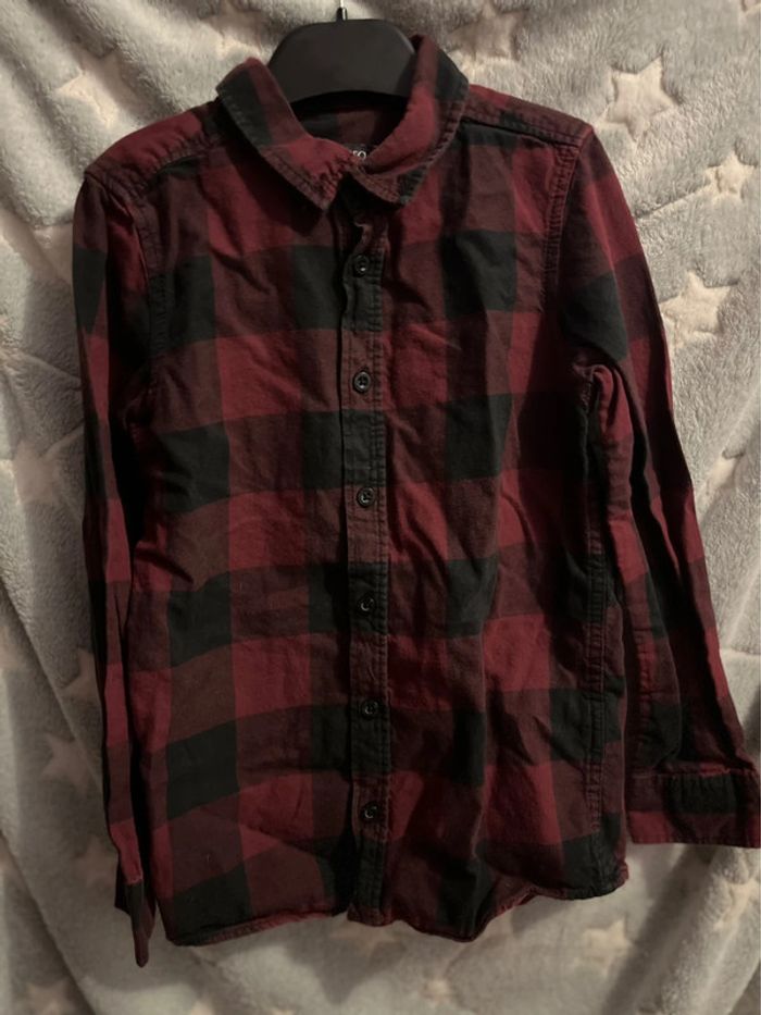 Chemise à carreaux rouge et noir