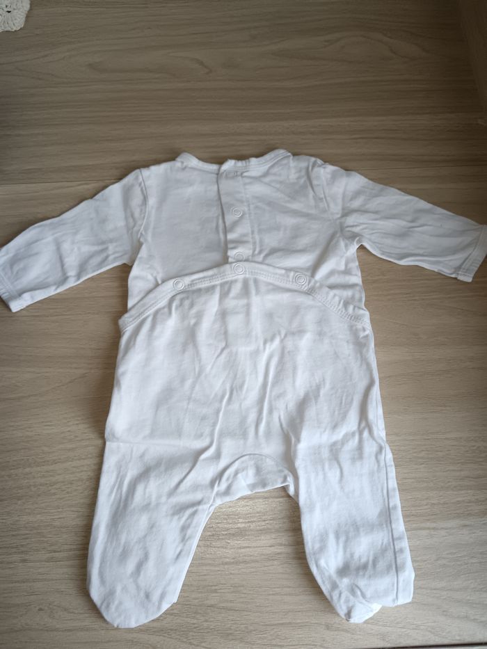 Lot pyjamas 1 mois - photo numéro 5