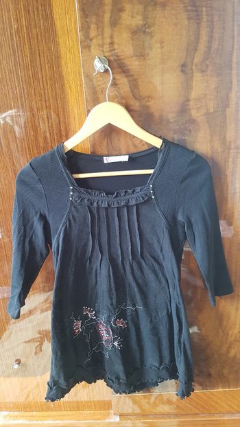 Blouse manches 3/4 noir avec dessin