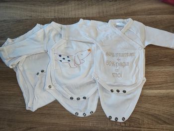 Lot de 3 bodys 1 mois