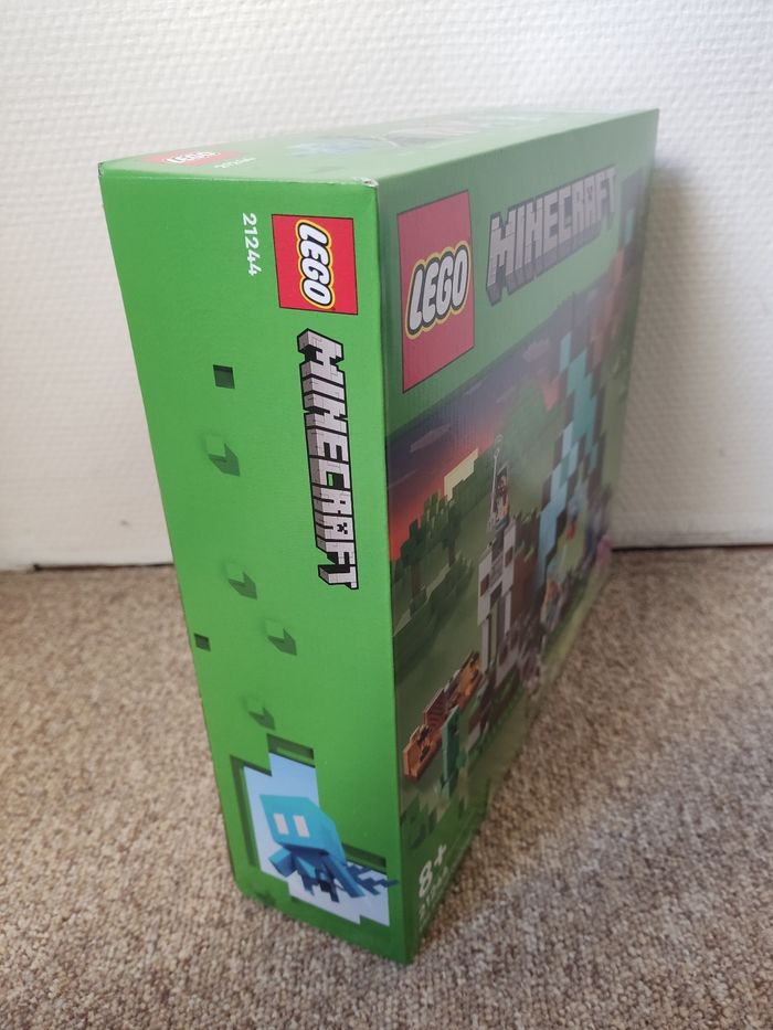 Lego Minecraft 21244 The Sword Outpost - photo numéro 3