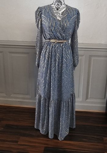 robe longue d'été ou cérémonie fluide bleu fleuri et or
Taille 36/38