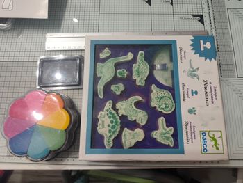 Tampons dinosaure djeco manque le tampon encore d'origine mis d'autres pour remplacer
