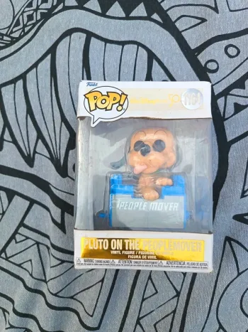 Funko pop pluto ( boite abîmé )