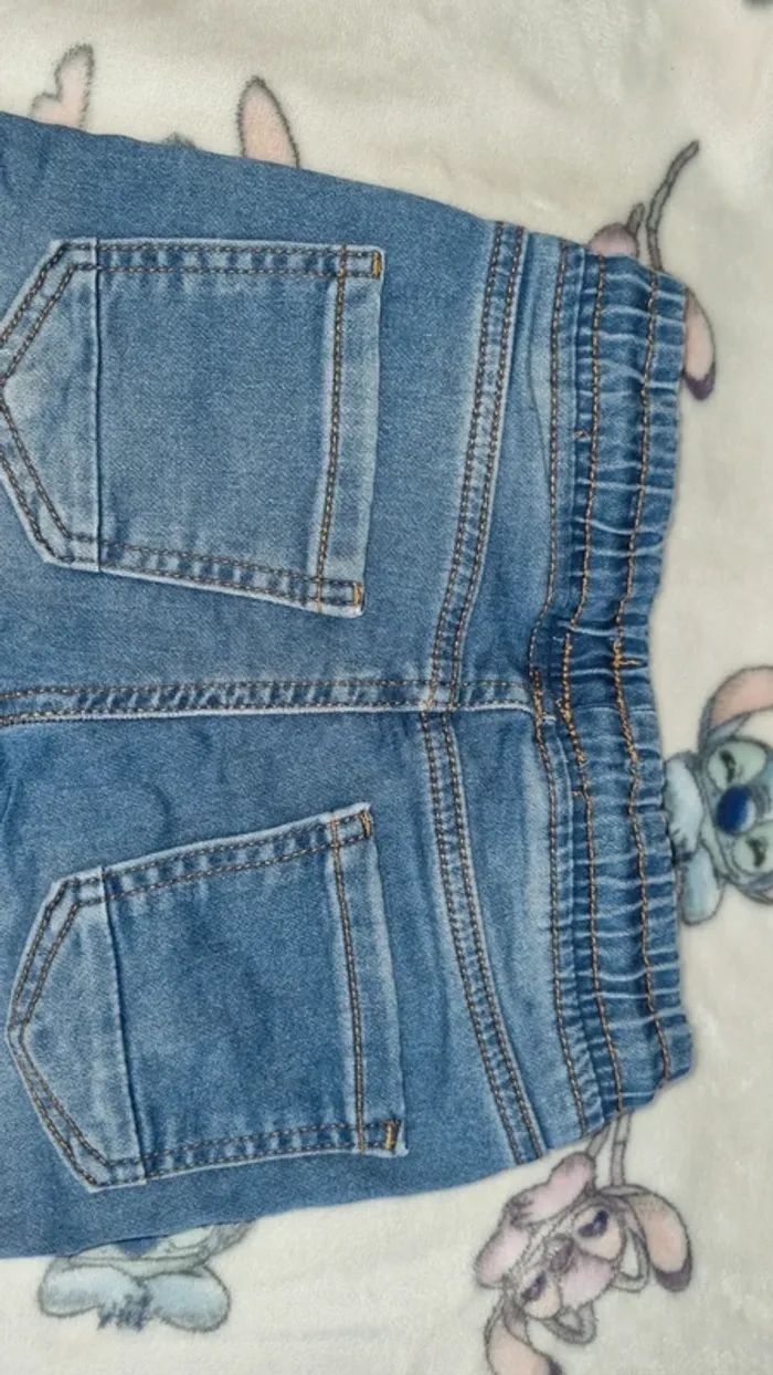 Short 5/6 ans en très bon état - photo numéro 5