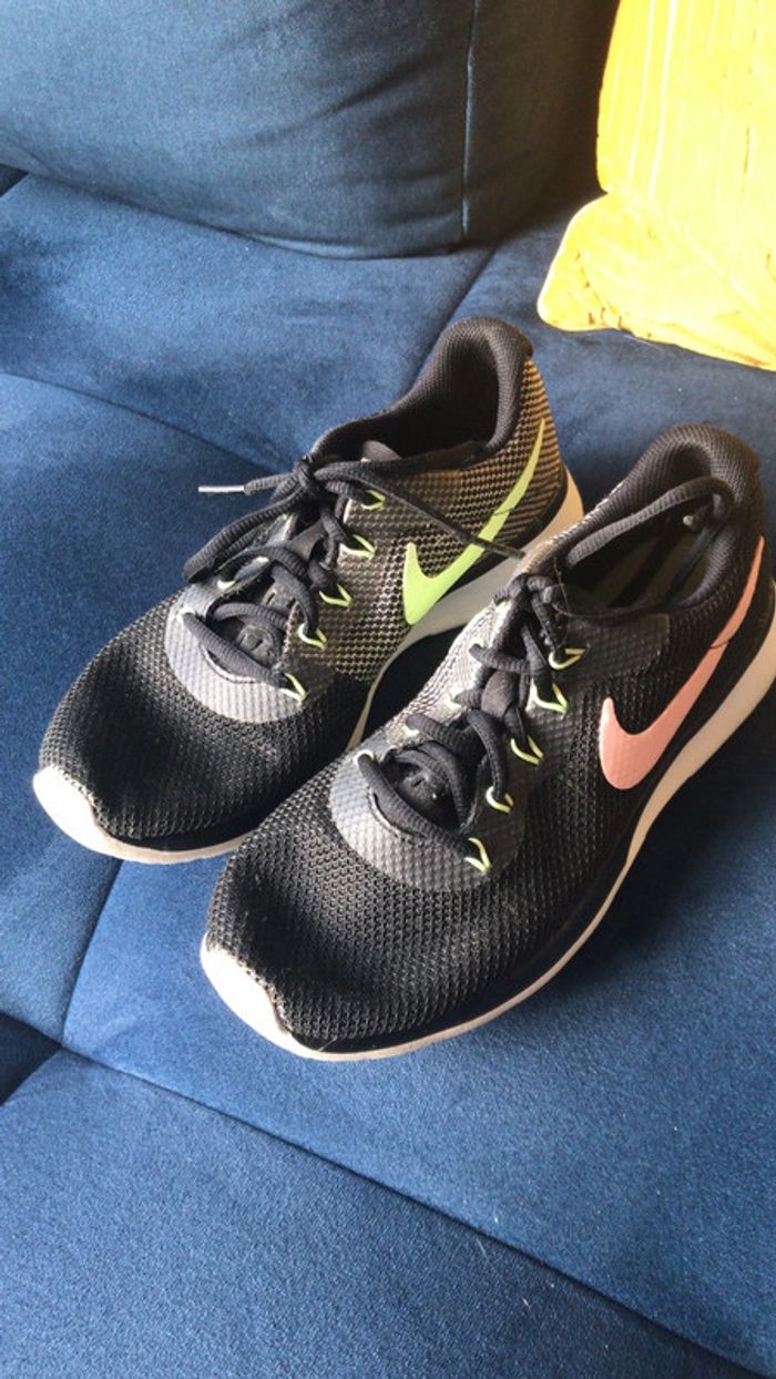 Nike baskets pointure 38