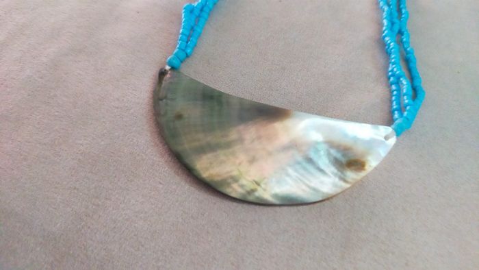 Collier en perles turquoises et nacre naturelle – Fait main - Idée Fête des Mères 💙 - photo numéro 3