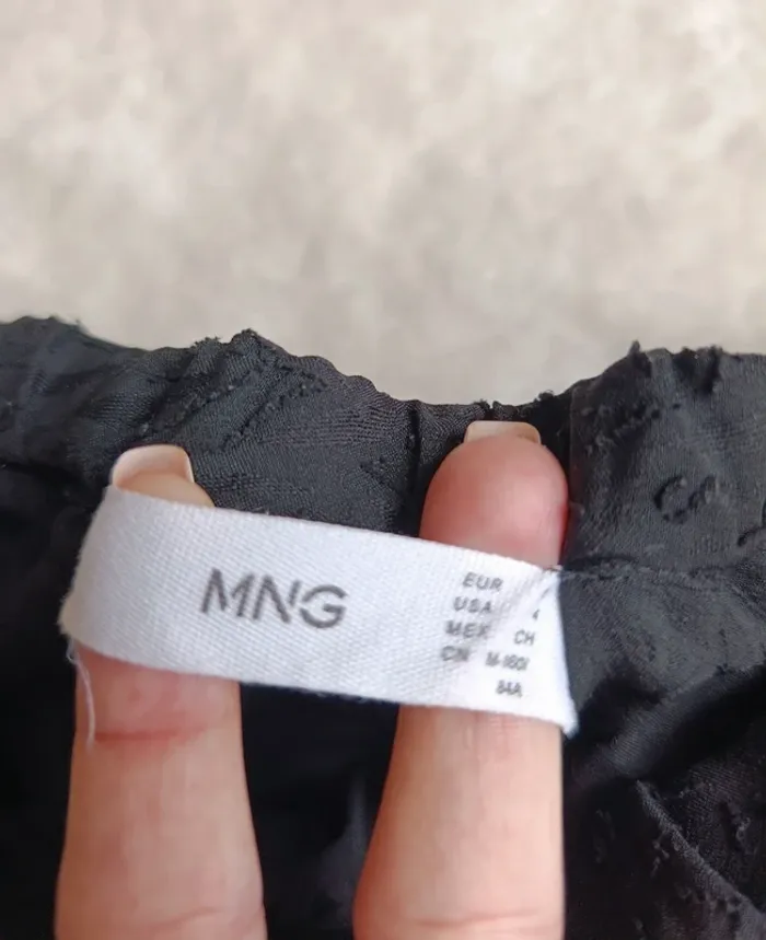 Top haut asymétrique Mango noir M une épaule dénudée volant - photo numéro 6