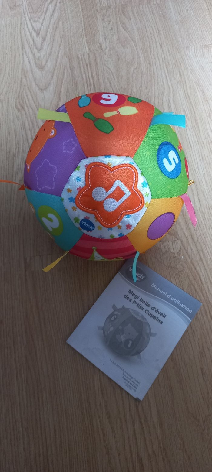 Magi balle d éveil des petits copains Vtech Baby