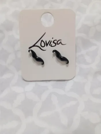 Petites boucles d'oreilles femme Lovisa