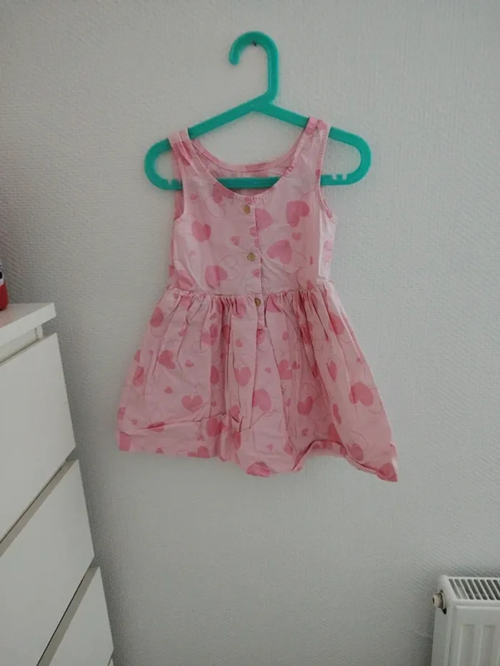Robe cœur très bon état 4 ans - photo numéro 5