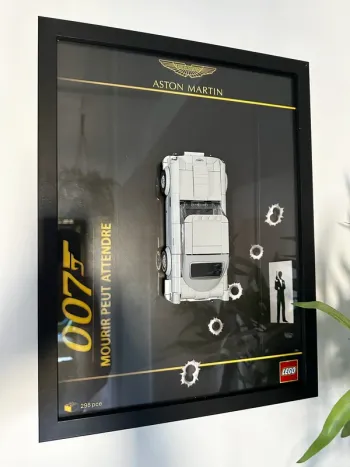 Cadre Lego Aston Martin 007 - format 30×40 cm (sans Lego)