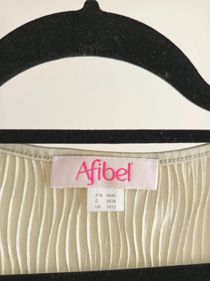 Top court plissé satiné Vert Afibel Cutala taille 38 / 40 neuf - photo numéro 2