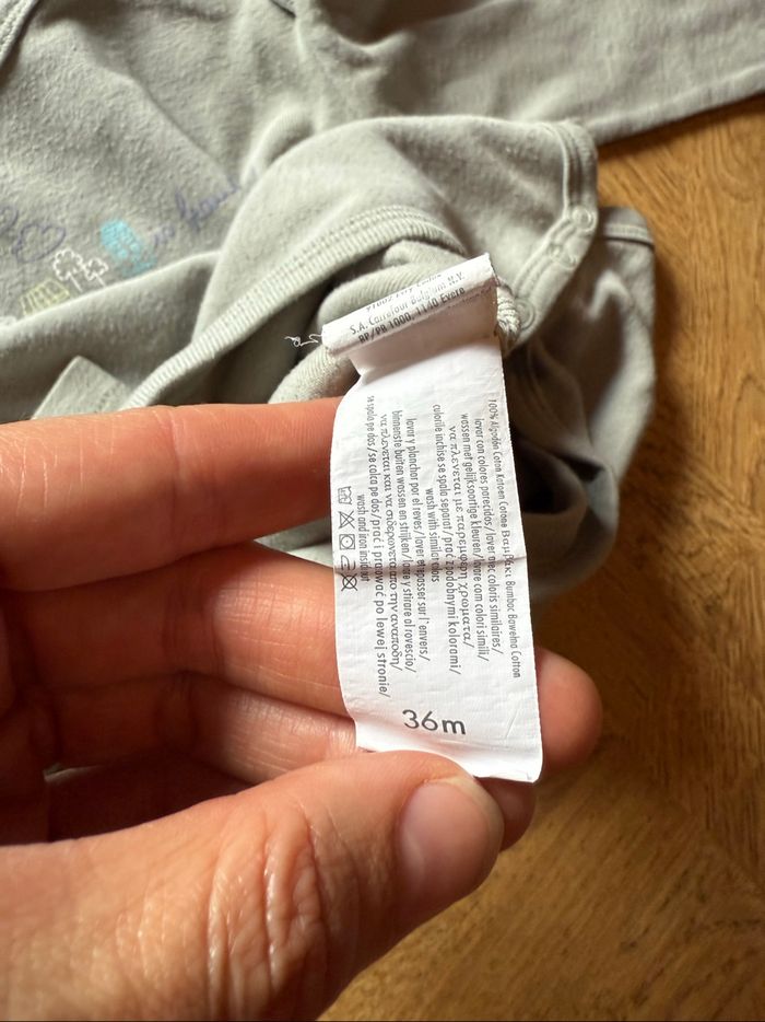 4 bodies 36 mois manches longues et 1 courte - photo numéro 5