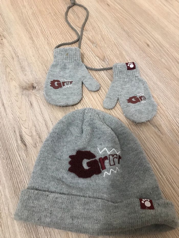 Ensemble bonnet et moufles