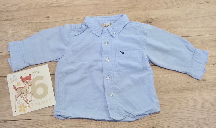 Chemise bleu ciel a boutons blanc, H&M, 6-9 mois 74cm.