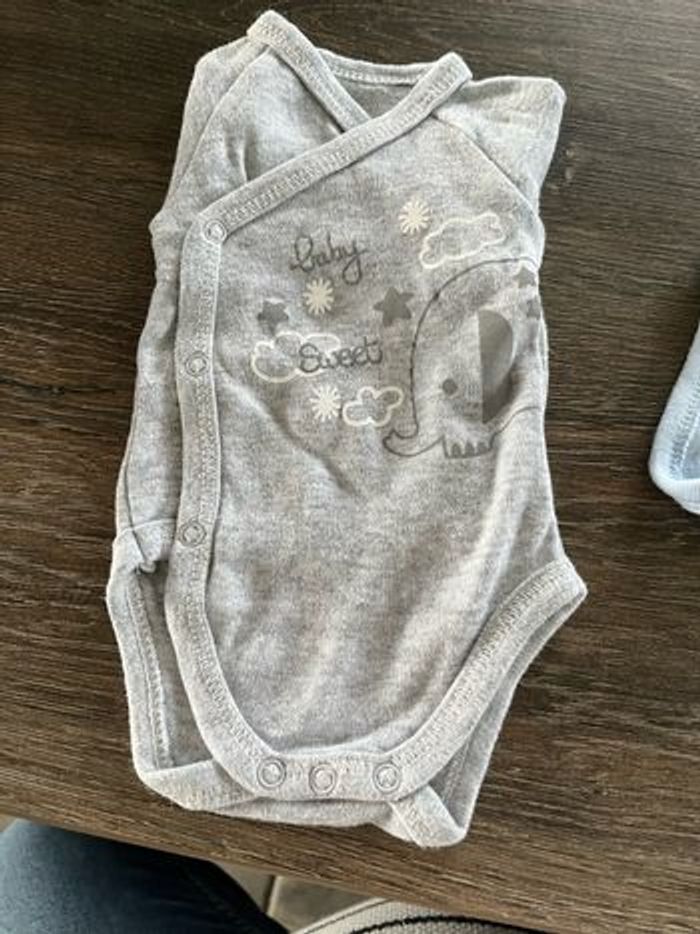 Lot de 3 bodys - photo numéro 2