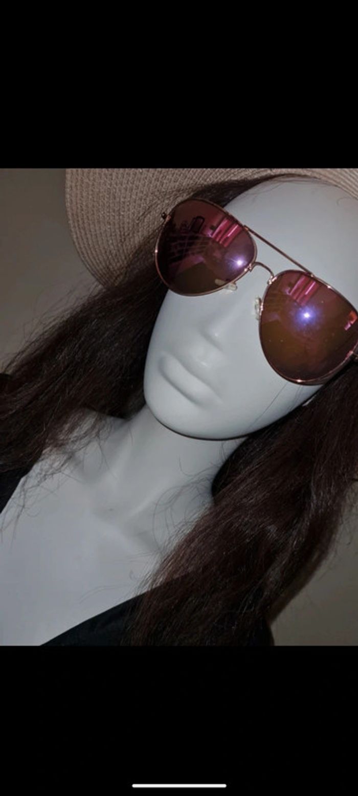 Lunette soleil doré filtre rose - photo numéro 2